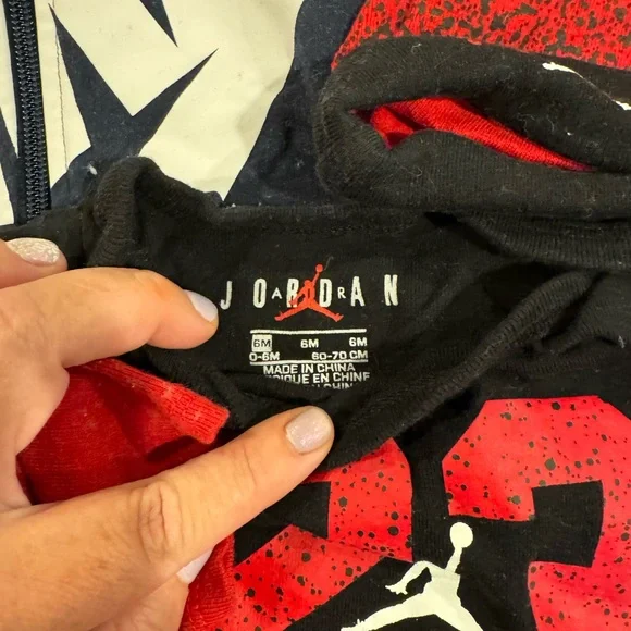 Brand new Jordan baby gift set plus 1 additional one piece from Nike - Picture 3 of 4
